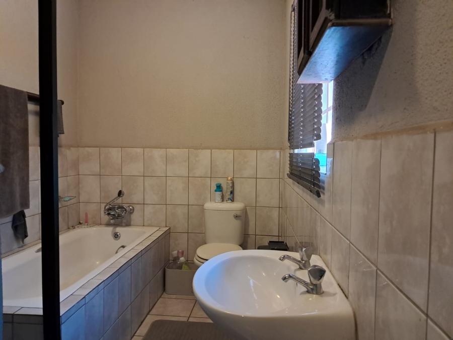 3 Bedroom Property for Sale in Bodorp North West